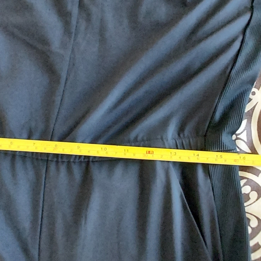 Athleta Brooklyn Jumpsuit Women 10 Black Sleeveless Pockets V Neck Tapered Ankle - Picture 10 of 12